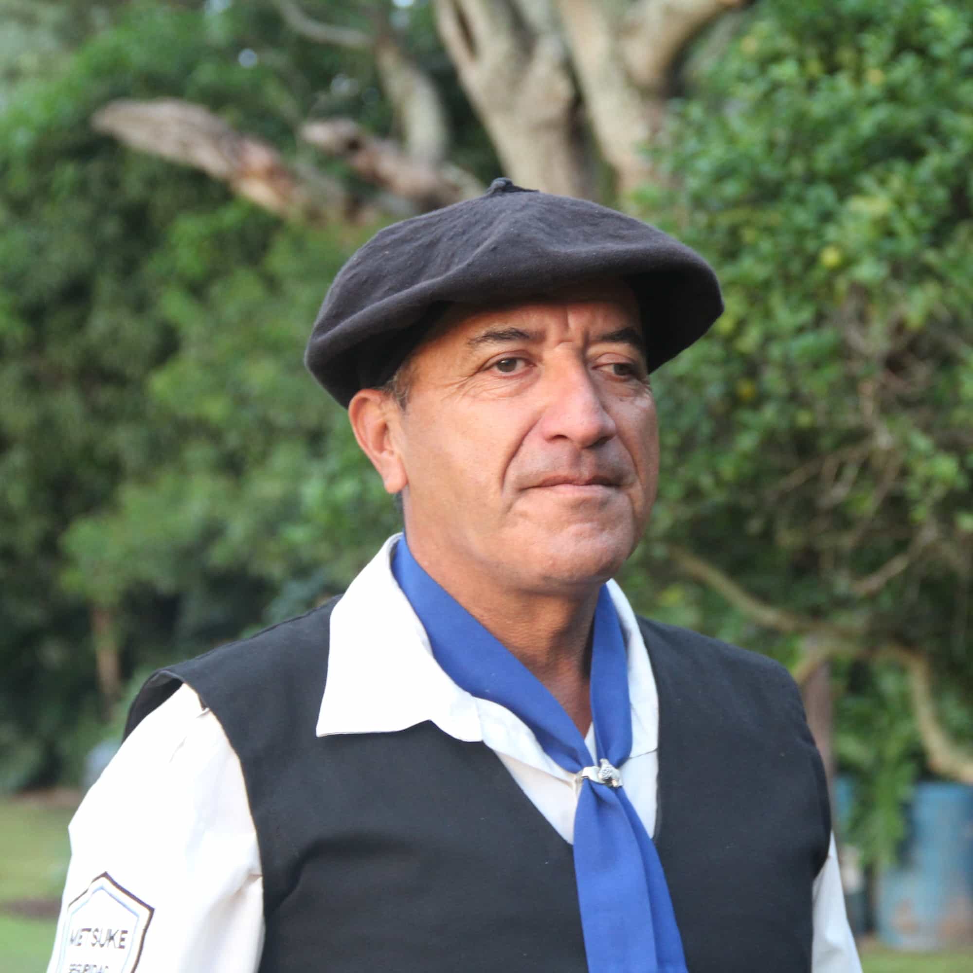 foto de Aurelio en vestimenta tradicional